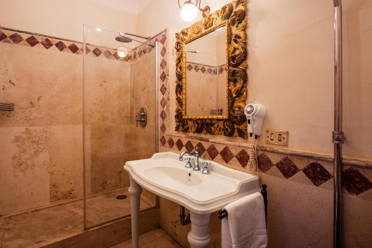 カスティリオーネ・デル・ラーゴ Palazzo Barbini Dimora Storicaアパートホテル エクステリア 写真
